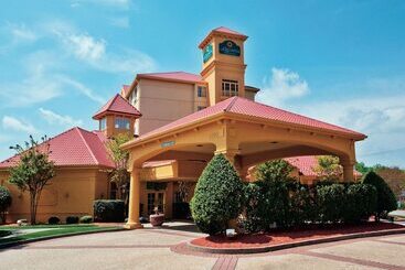 هتل La Quinta By Wyndham Winston Salem