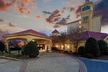 هتل La Quinta By Wyndham Winston Salem