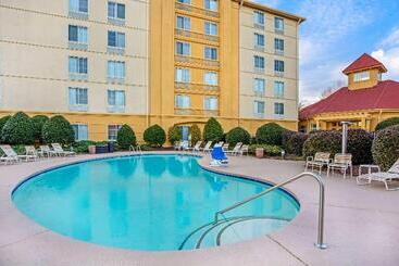 هتل La Quinta By Wyndham Winston Salem
