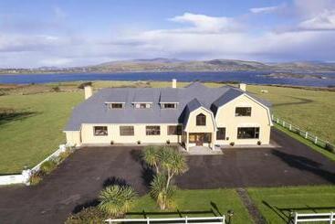 هتل Lakelands House