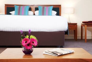 هتل Lancaster Lodge