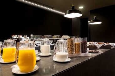 Neat Hotel Avenida