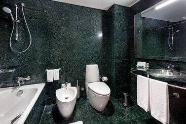 Neat Hotel Avenida