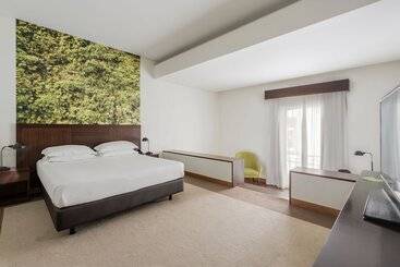 Neat Hotel Avenida