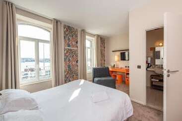 هتل Otonali Hôtel By Breizh Café