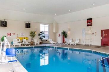 هتل Quality Inn & Suites University Airport