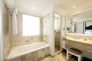 هتل Royal Hideaway Playacar All Inclusive Adults Only Resort
