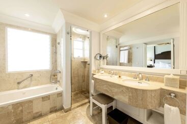 هتل Royal Hideaway Playacar All Inclusive Adults Only Resort