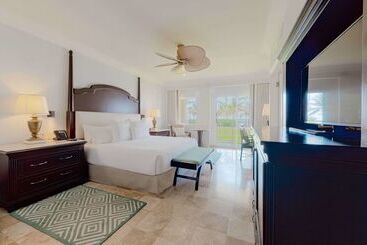 هتل Royal Hideaway Playacar All Inclusive Adults Only Resort