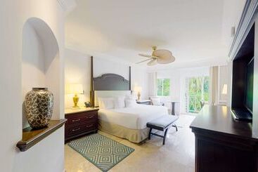 هتل Royal Hideaway Playacar All Inclusive Adults Only Resort
