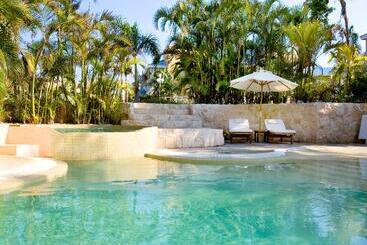 هتل Royal Hideaway Playacar All Inclusive Adults Only Resort