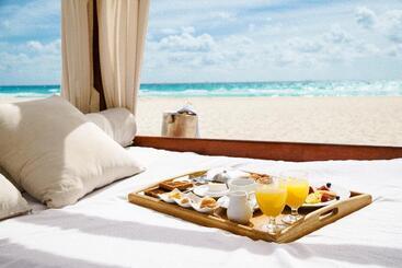 هتل Royal Hideaway Playacar All Inclusive Adults Only Resort