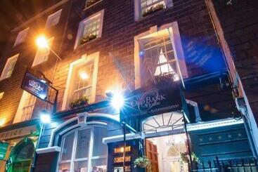 هتل The Old Bank Town House
