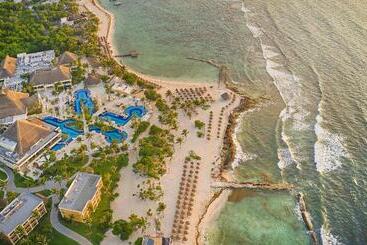 استراحتگاه Bahia Principe Luxury Akumal - All Inclusive