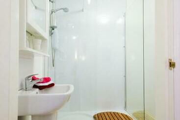 Abbotsford B&b