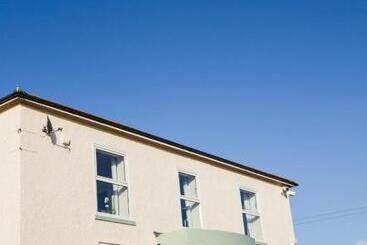 پانسیون Fair Oak House Exeter Airport