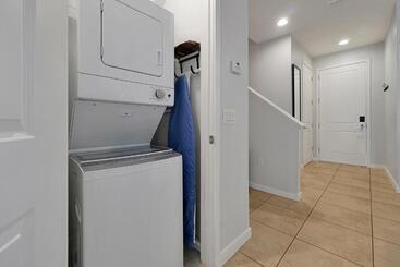 Regal Oaks Resort Vacation Townhomes By Idiliq   Free Private Hot Tub!