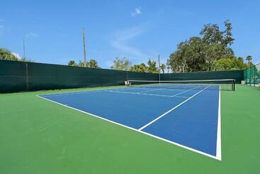 Regal Oaks Resort Vacation Townhomes By Idiliq   Free Private Hot Tub!