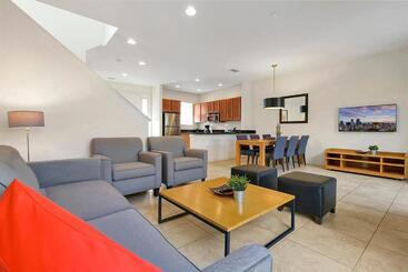 Regal Oaks Resort Vacation Townhomes By Idiliq   Free Private Hot Tub!