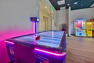 Regal Oaks Resort Vacation Townhomes By Idiliq   Free Private Hot Tub!