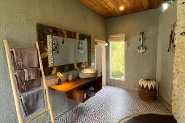تختخواب و صبحانه Coco Verde Bali Resort