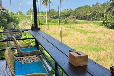 تختخواب و صبحانه Coco Verde Bali Resort