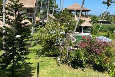 تختخواب و صبحانه Coco Verde Bali Resort