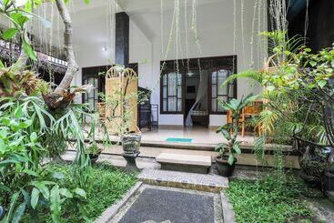 민박 Artha Dewata Home Stay