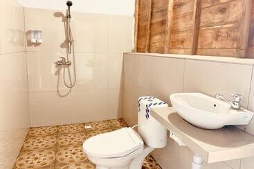 تختخواب و صبحانه Raja Bungalow By Wizzela