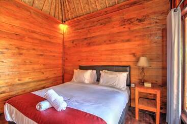 تختخواب و صبحانه Raja Bungalow By Wizzela