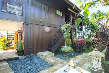هتل Balam Bali Villa