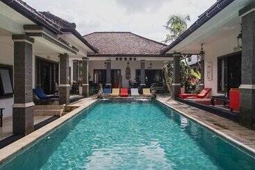 هتل Balam Bali Villa