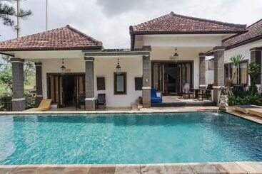 هتل Balam Bali Villa