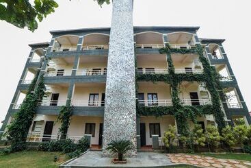 هتل Country Club International Medchal By Oyo Rooms