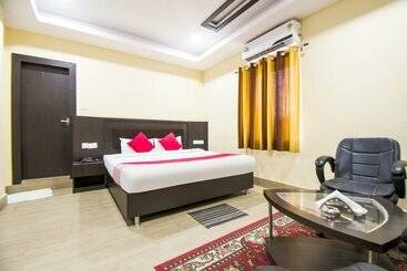 בית מלון כפרי Holiday International By Oyo Rooms