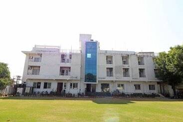 فندق Maha Nandini Resort By Oyo Rooms