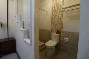 هتل Urbanview De Dharmawangsa Suite