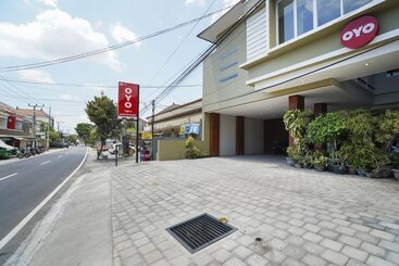 호텔 Tb's Homestay By Oyo Rooms