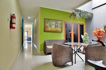 هتل Zen Rooms Cipete Utara