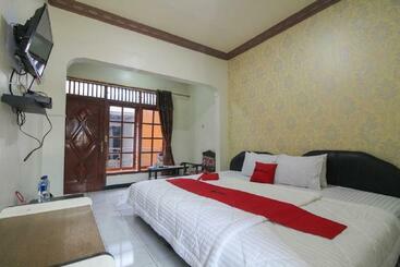 ペンション Reddoorz Near Sarangan Lake