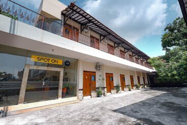 هاستل Spot On 2011 Hotel Mekar Sari