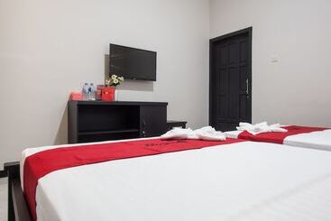 هتل Reddoorz Syariah Plus Near Banyuwangi Airport