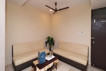 هتل Samrat By Oyo Rooms