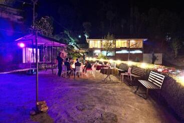 Skywood Resort Shoghi