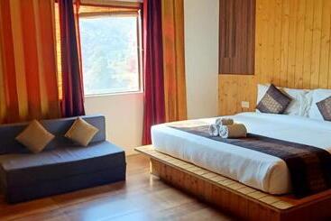 Skywood Resort Shoghi