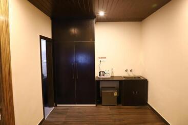 Skywood Resort Shoghi