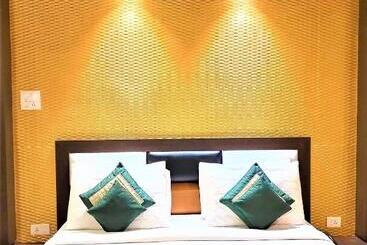 Skywood Resort Shoghi