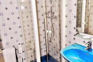 هتل Antares Hostel