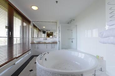 هتل Courtyard By Marriott Amsterdam Airport