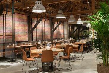 هتل Courtyard By Marriott Amsterdam Airport
